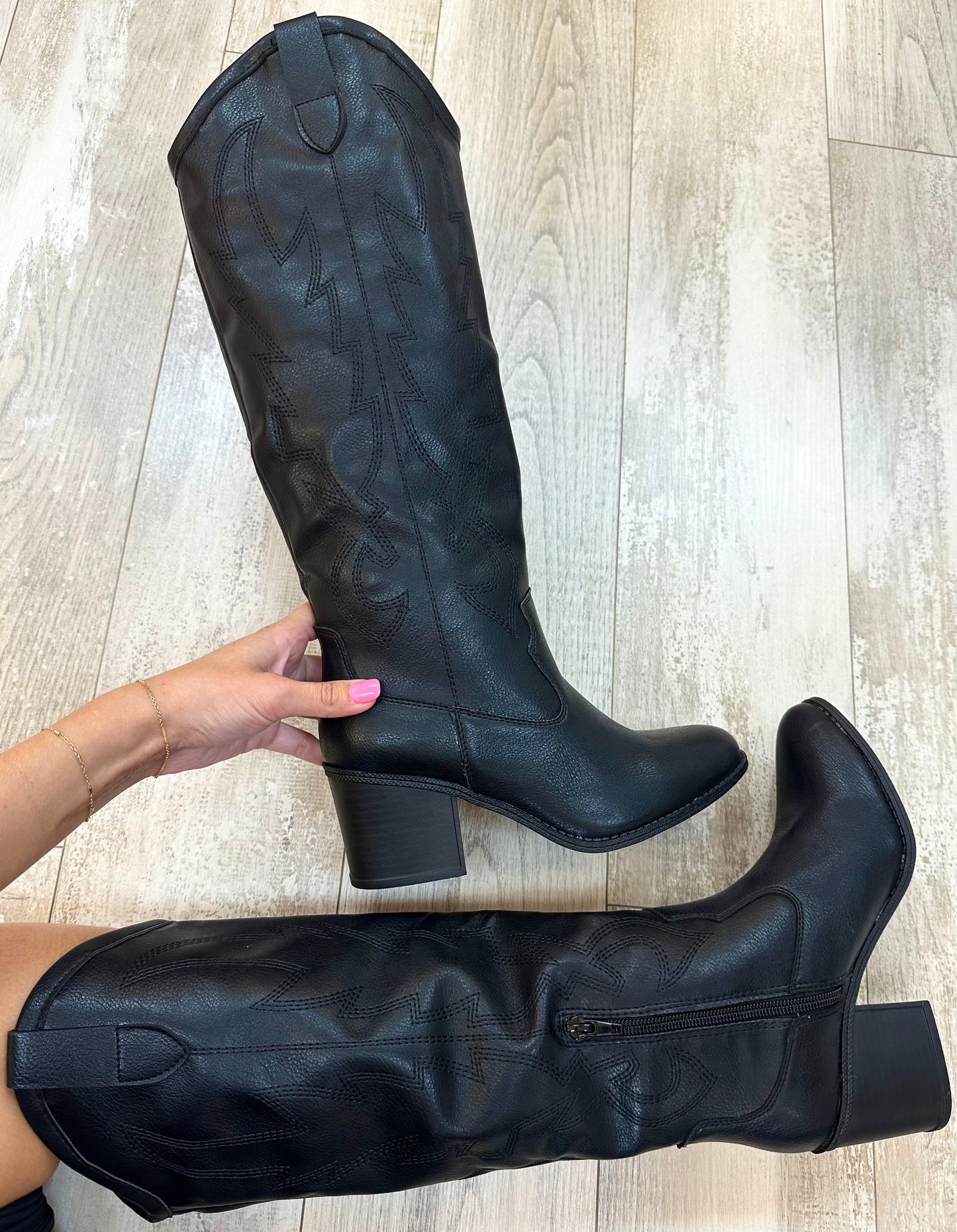 Upwind Black Boots
