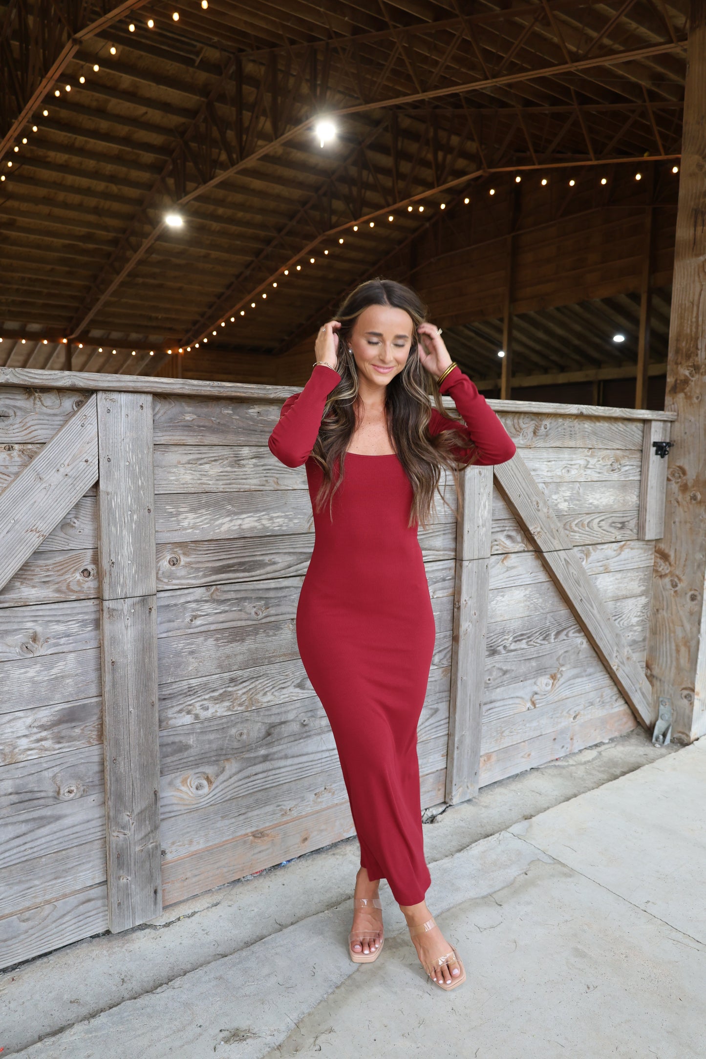 Veronica Dress(scarlett)