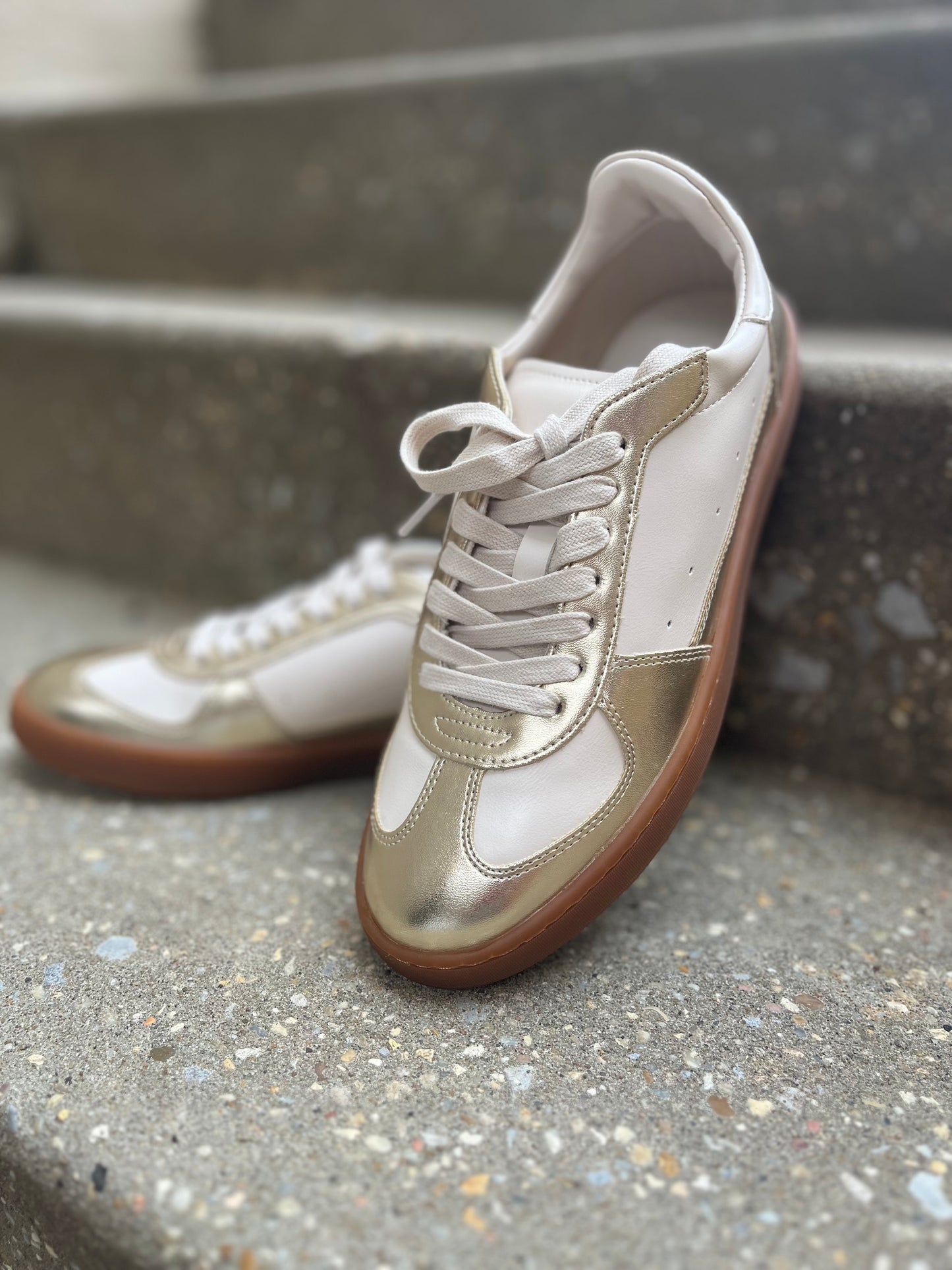 Dana Sneakers